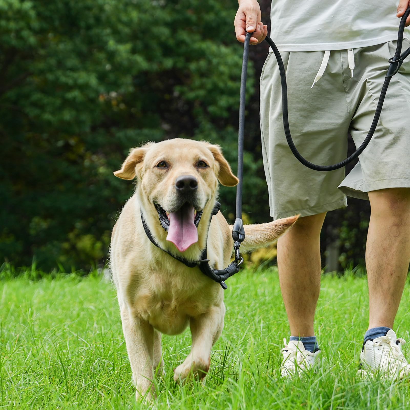 O-ring on MORXIL leash allows quick bag or key accessories.