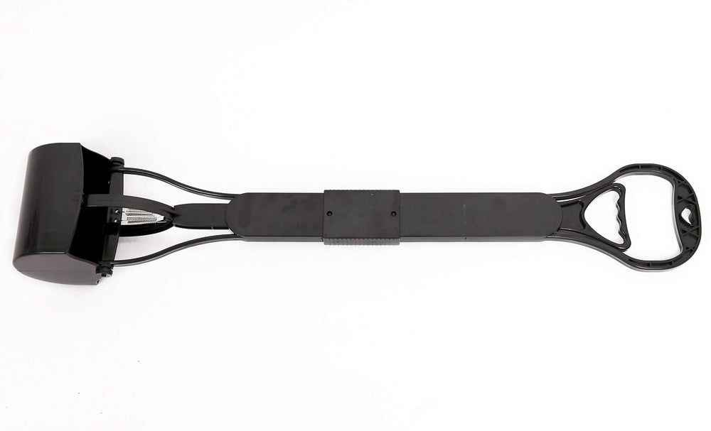 Lightweight design for portable scooping on the go.