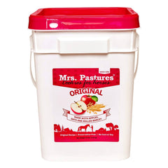 Mrs. Pastures Cookies apples-oats-barley close-up: natural reward for training and everyday bonding with horses.