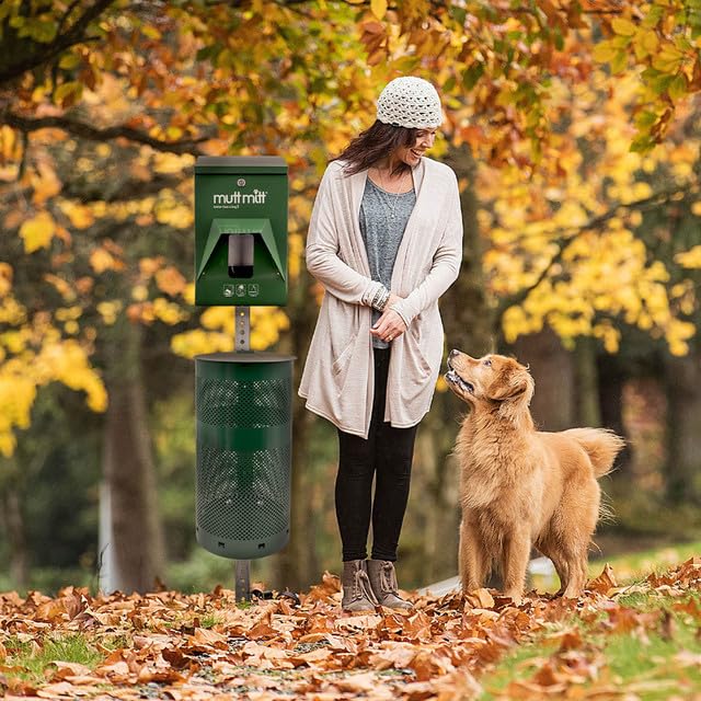 Mutt Mitt Singles odor control helps maintain a cleaner area.