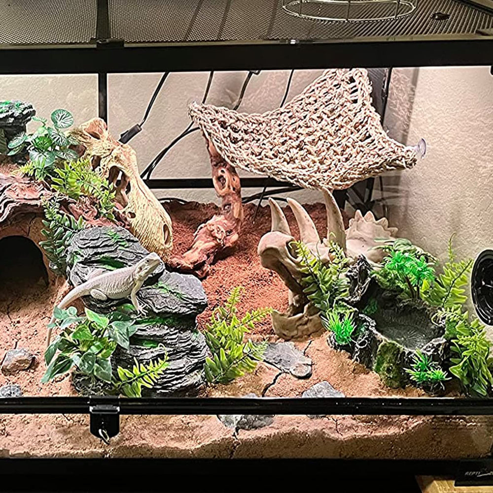 MUYG Climbing green flower decoration brings color and enrichment to tanks.