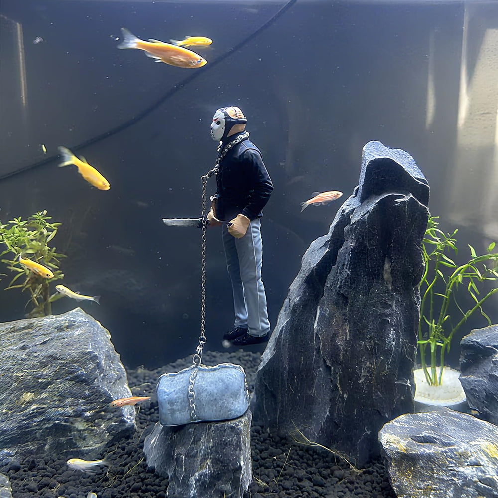 MWYZGmold enhances aquarium landscape with vivid character.