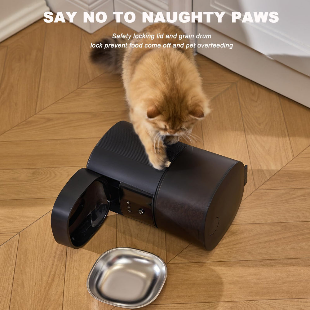 MZZ locking lid prevents pets from accessing or spilling food.