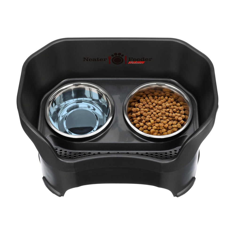 Neater Feeder Deluxe 8 inches feeding height for an ergonomic dining position.