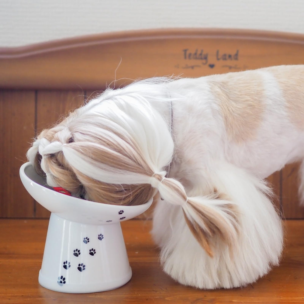Necoichi cat and dog friendly design reduces mess during meals.