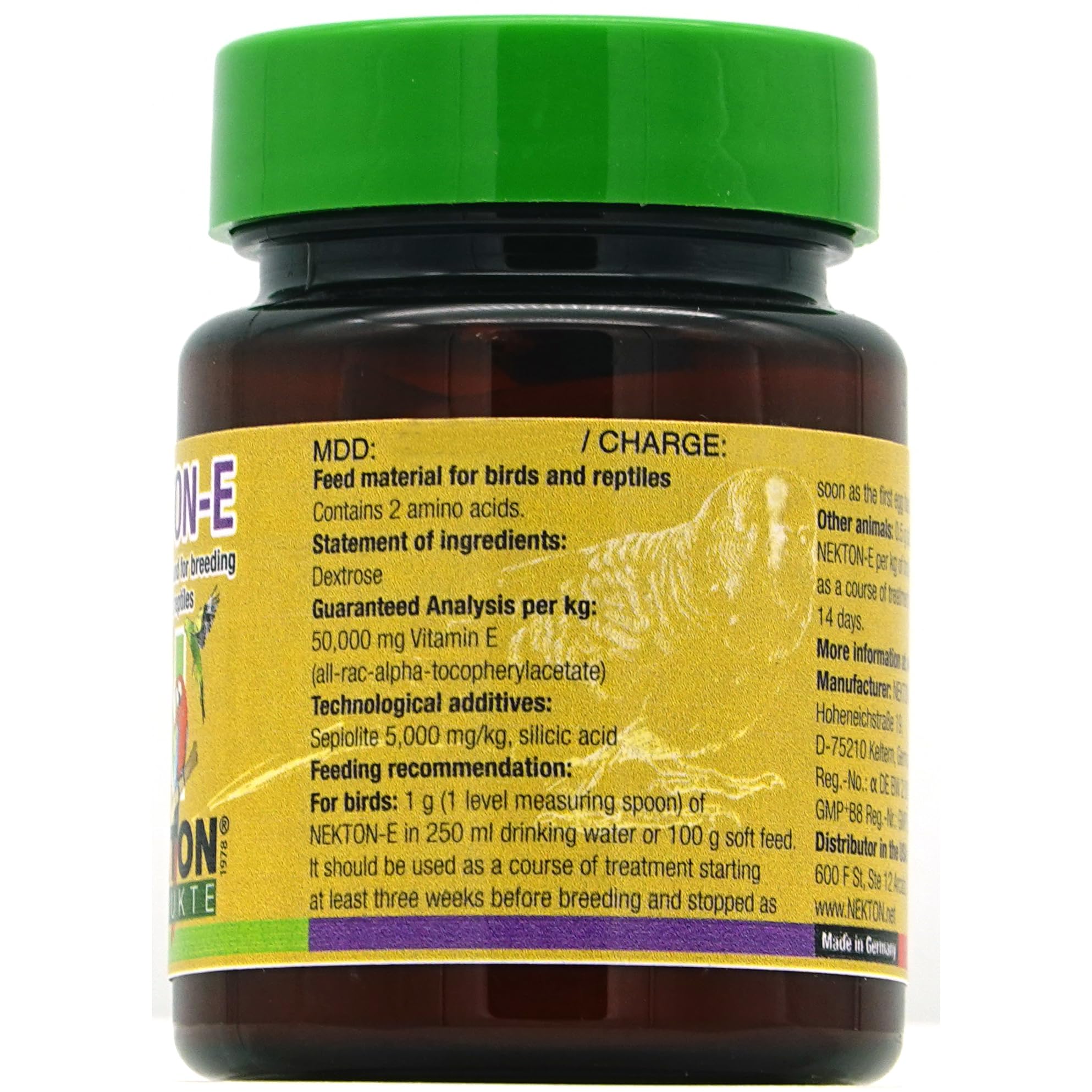 Nekton-E Vitamin E dosing spoon enables precise, simple bird feeding routines