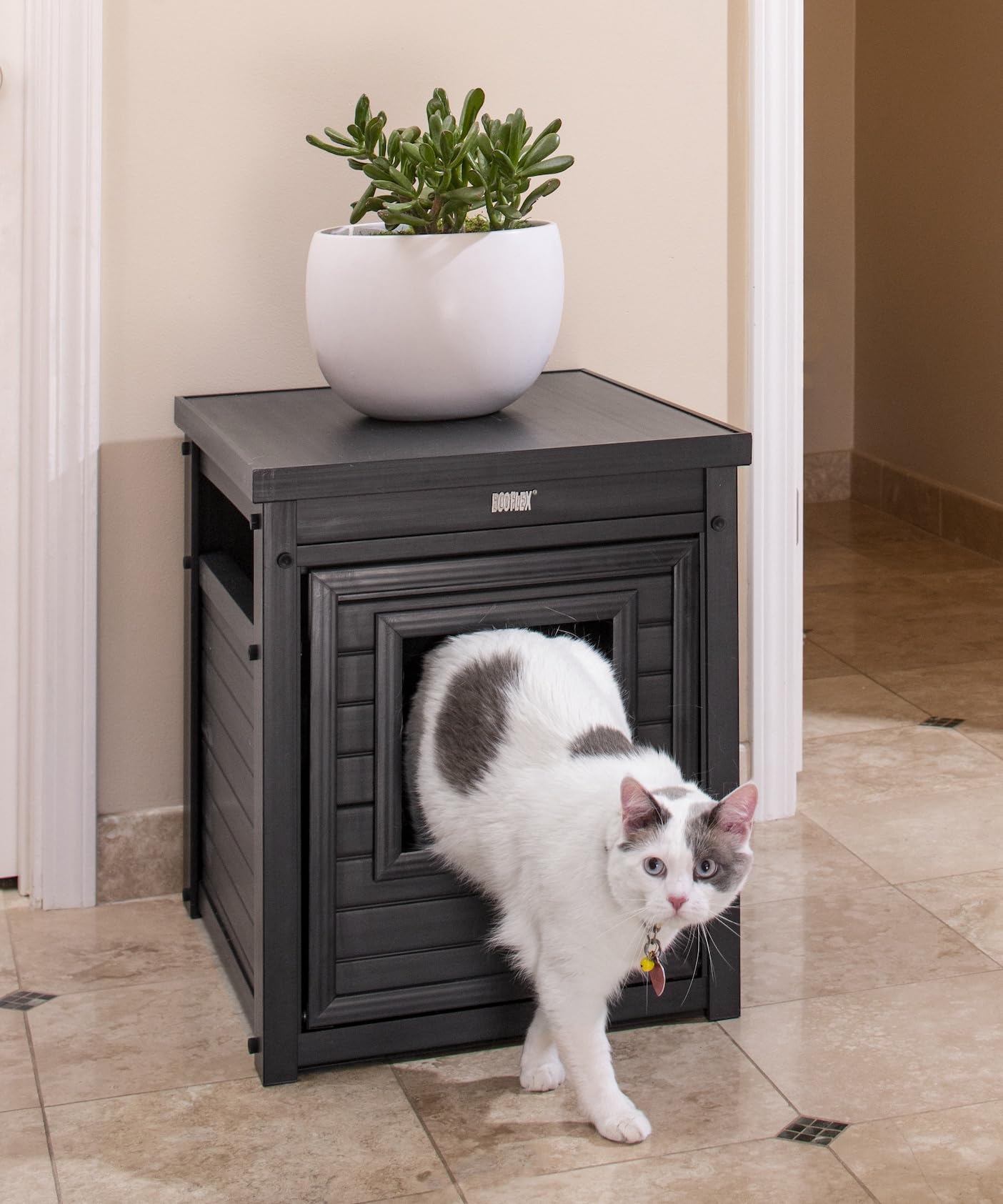 New Age Pet ECOFLEX Litter Loo door-open design enables easy cleaning and scooping