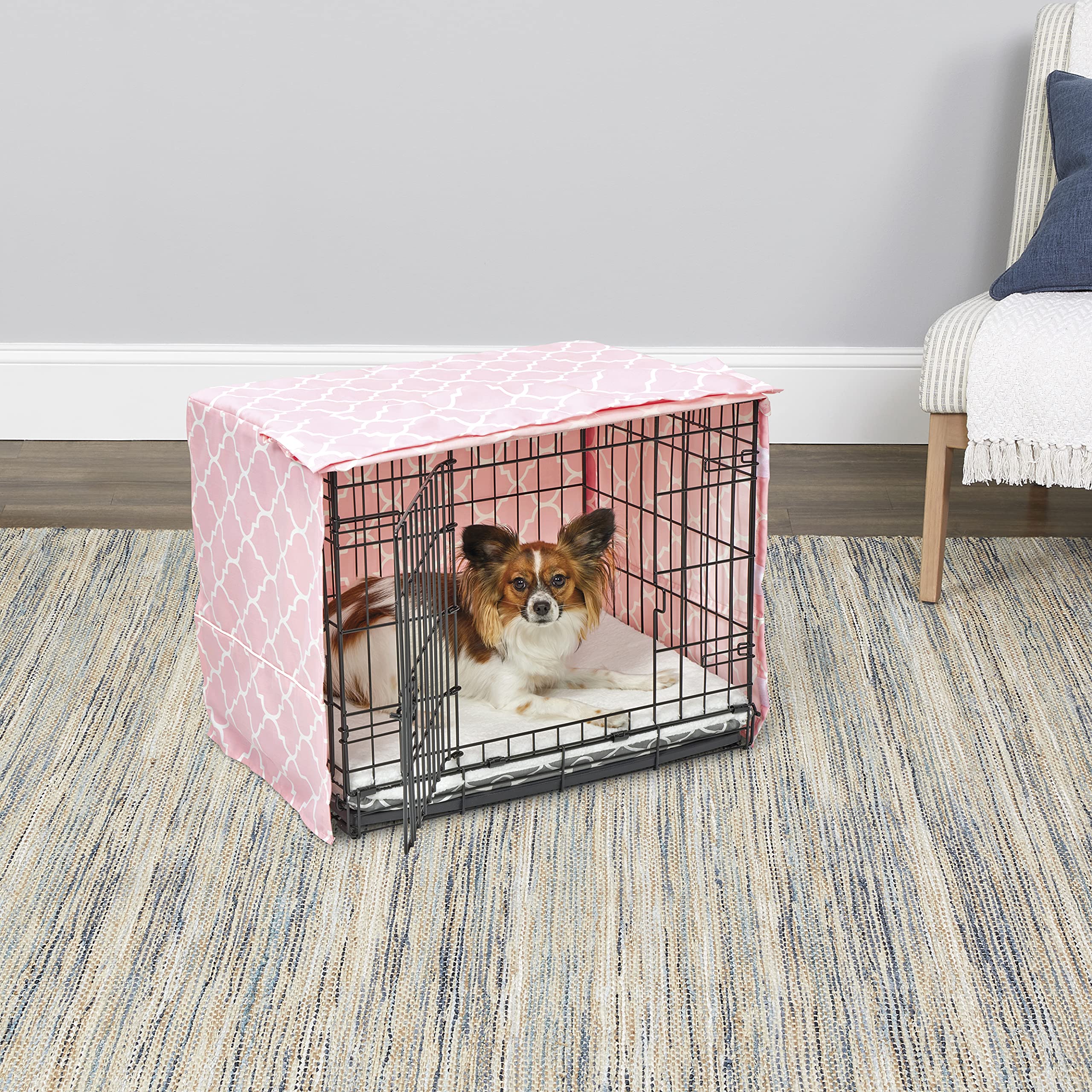 New World privacy kennel cover for 24-inch crates creates den-like privacy
