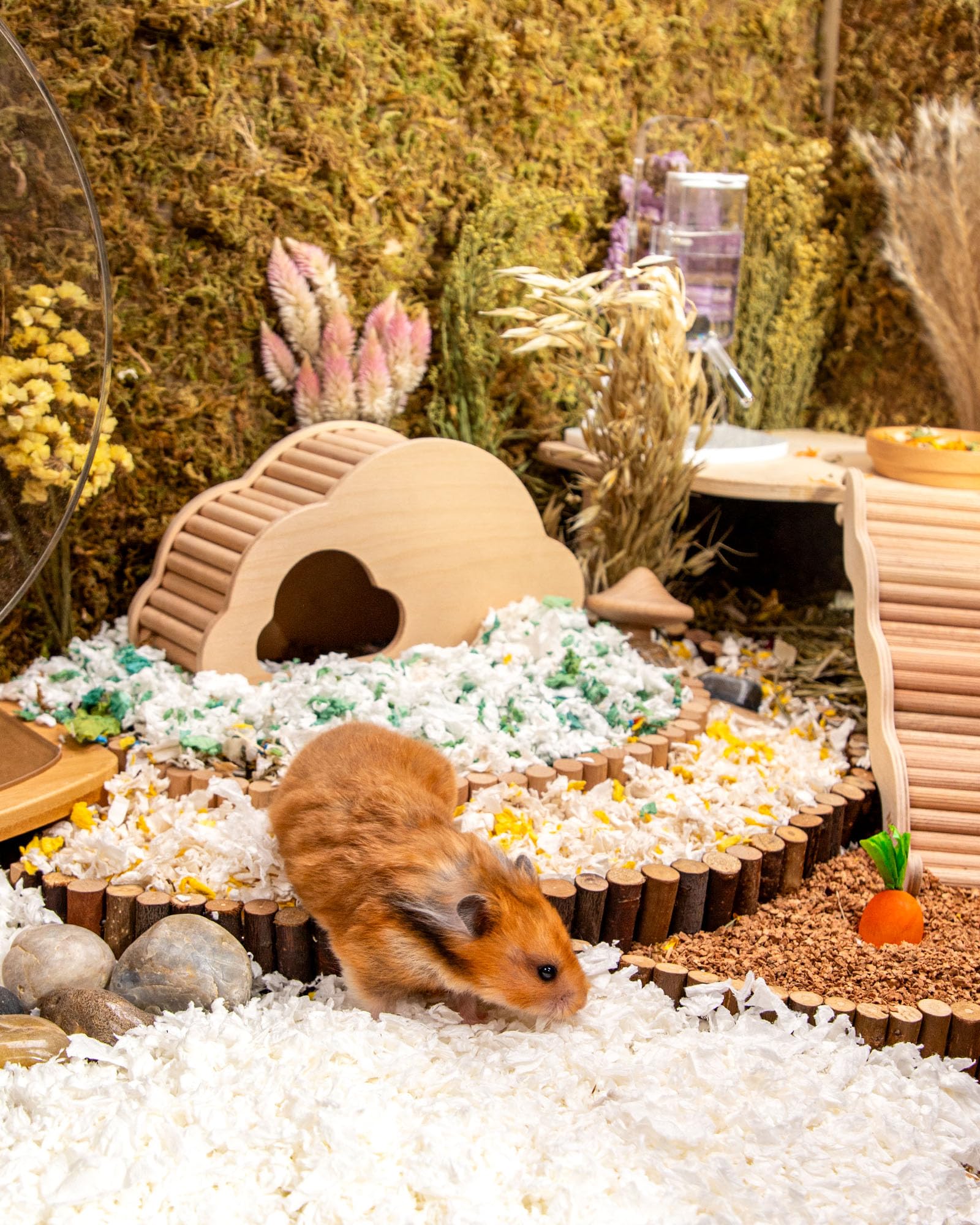 Niteangel Aspen bedding offers strong moisture absorption to reduce odor.