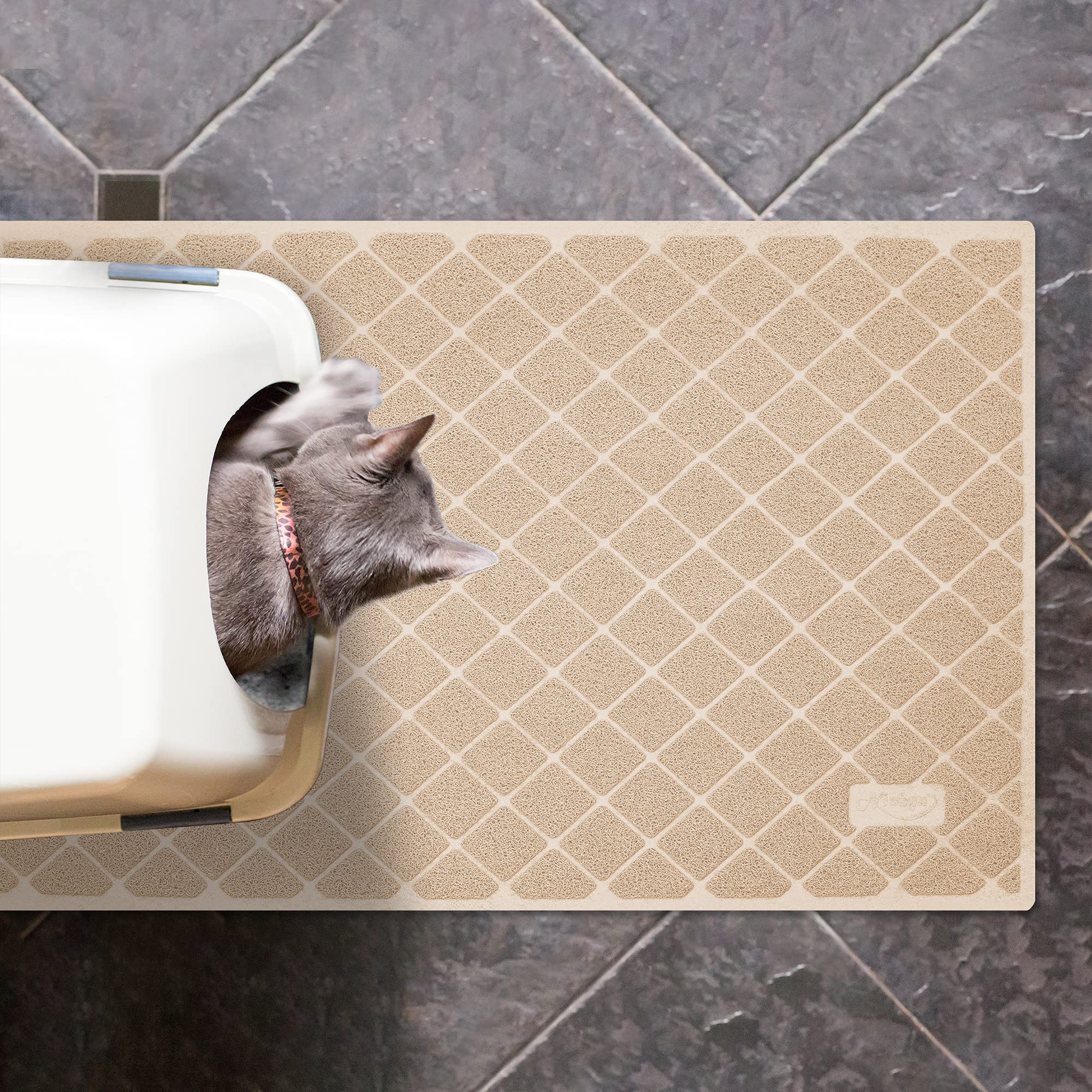 Niubya cat litter mat with waterproof back prevents leaks and keep areas dry.