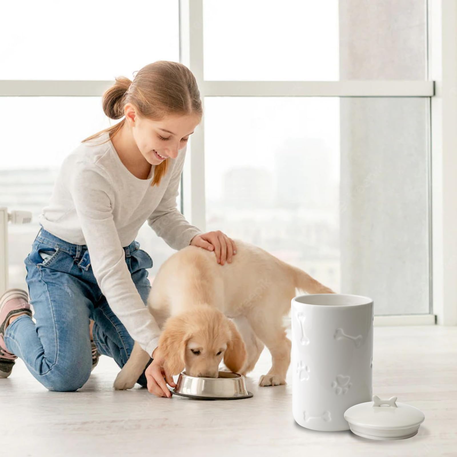 NIXBYO dishwasher-safe container simplifies cleaning after pet treats.