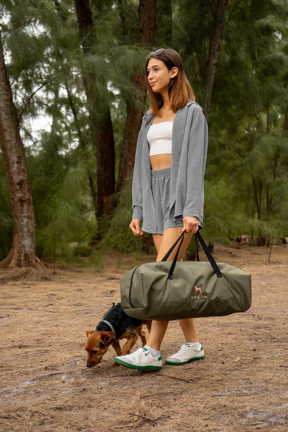 Noah & Paw storage bag helps with easy folding and packing.