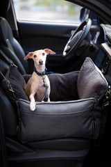 NOAH & PAW anti-skid base provides stable travel for pets.