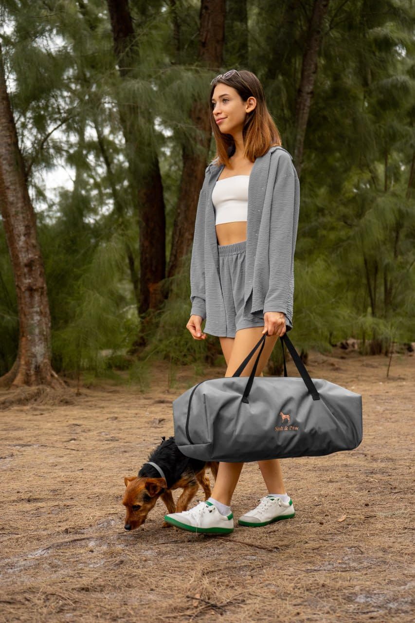 Noah & Paw crate with storage pockets for essentials on the go.