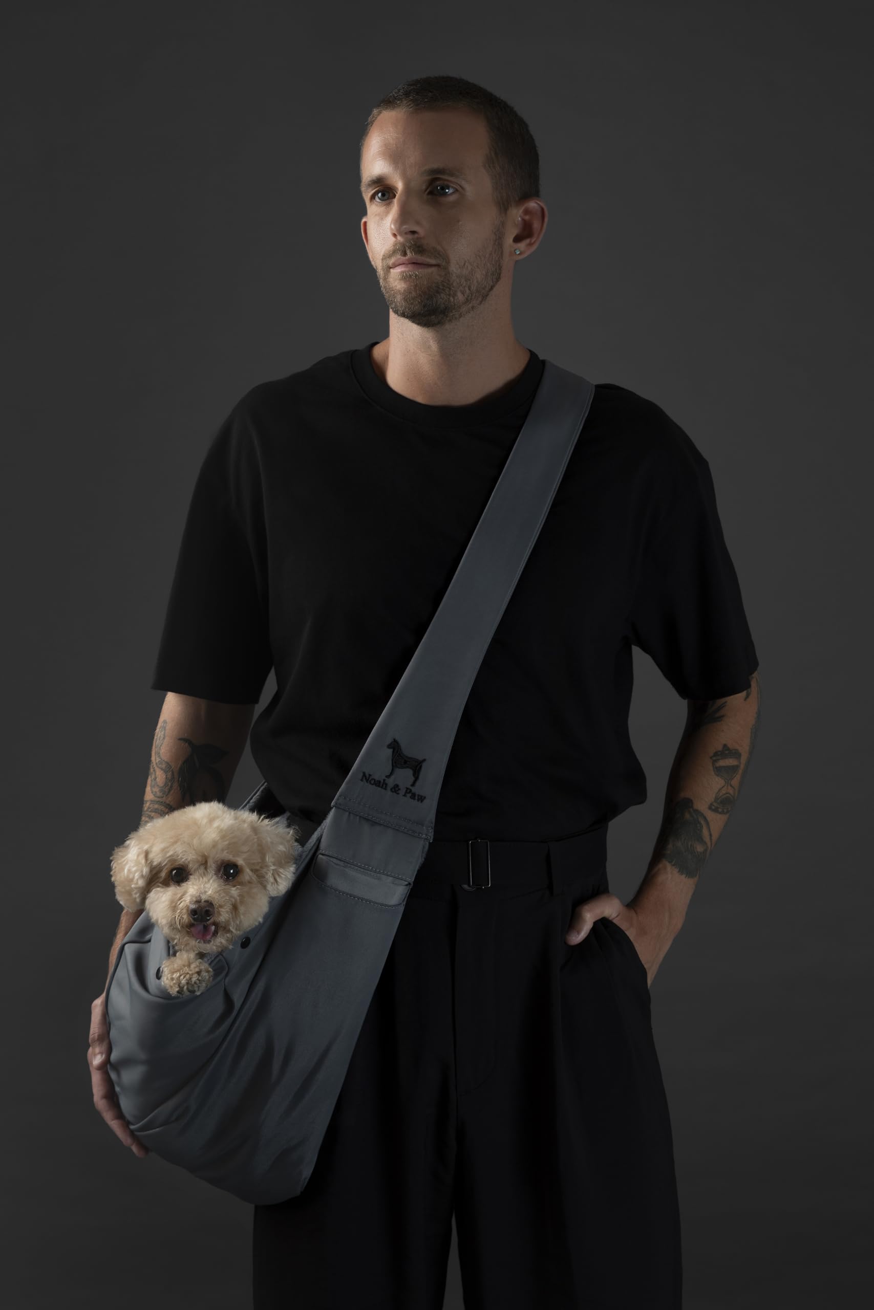 Noah & Paw dog sling carrier in twill-fabric for durable daily use
