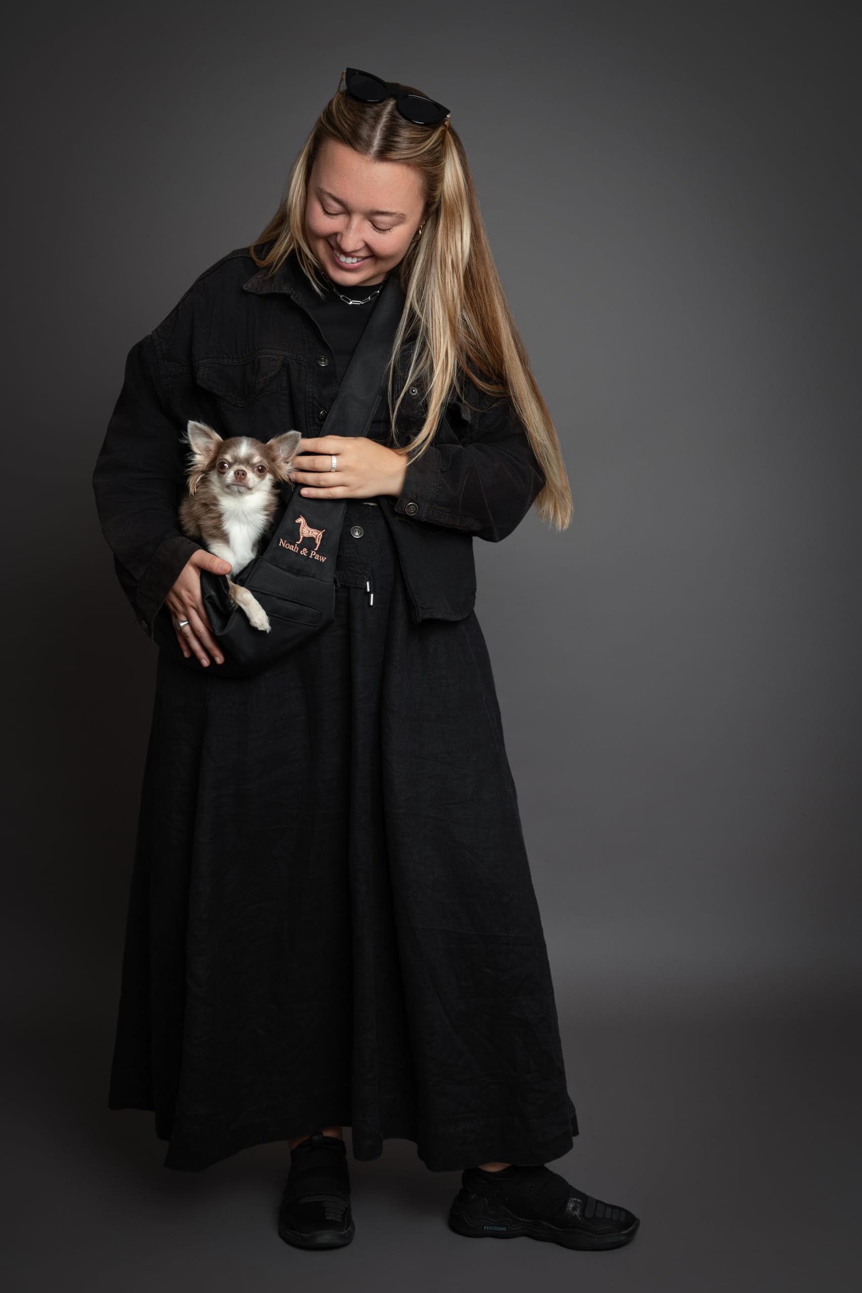 NOAH & PAW Sling features double safety belt for secure pet transport