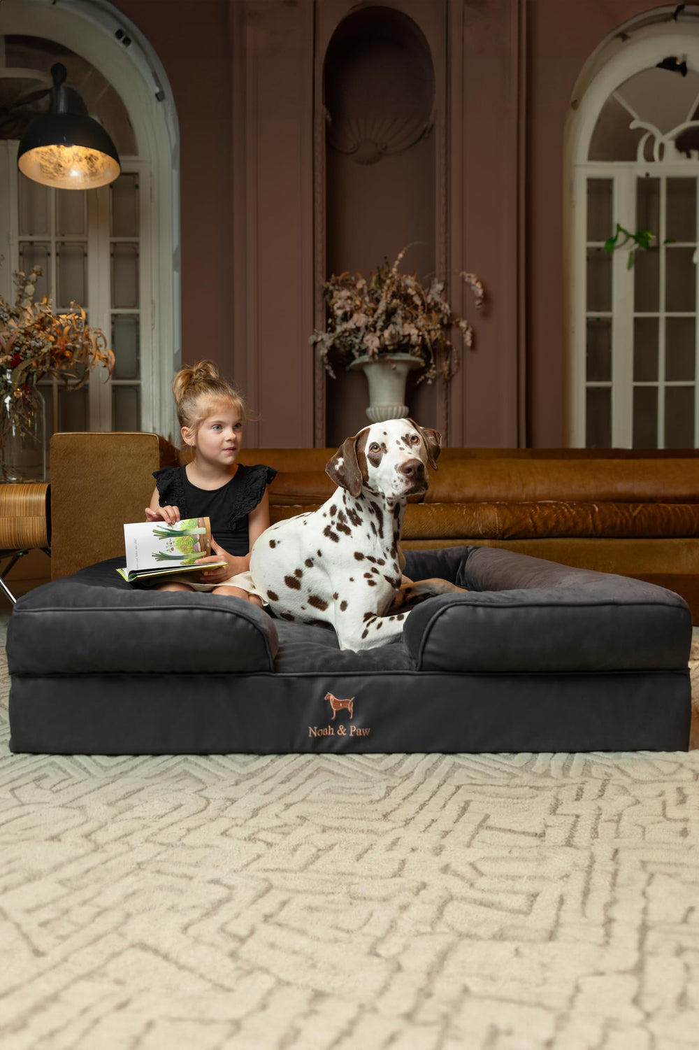 NOAH & PAW XL bed is machine washable for simple upkeep