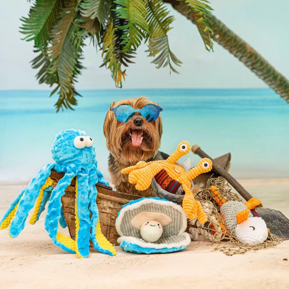 Nocciola ocean salmon toy: lively texture for engaging fetch and tug