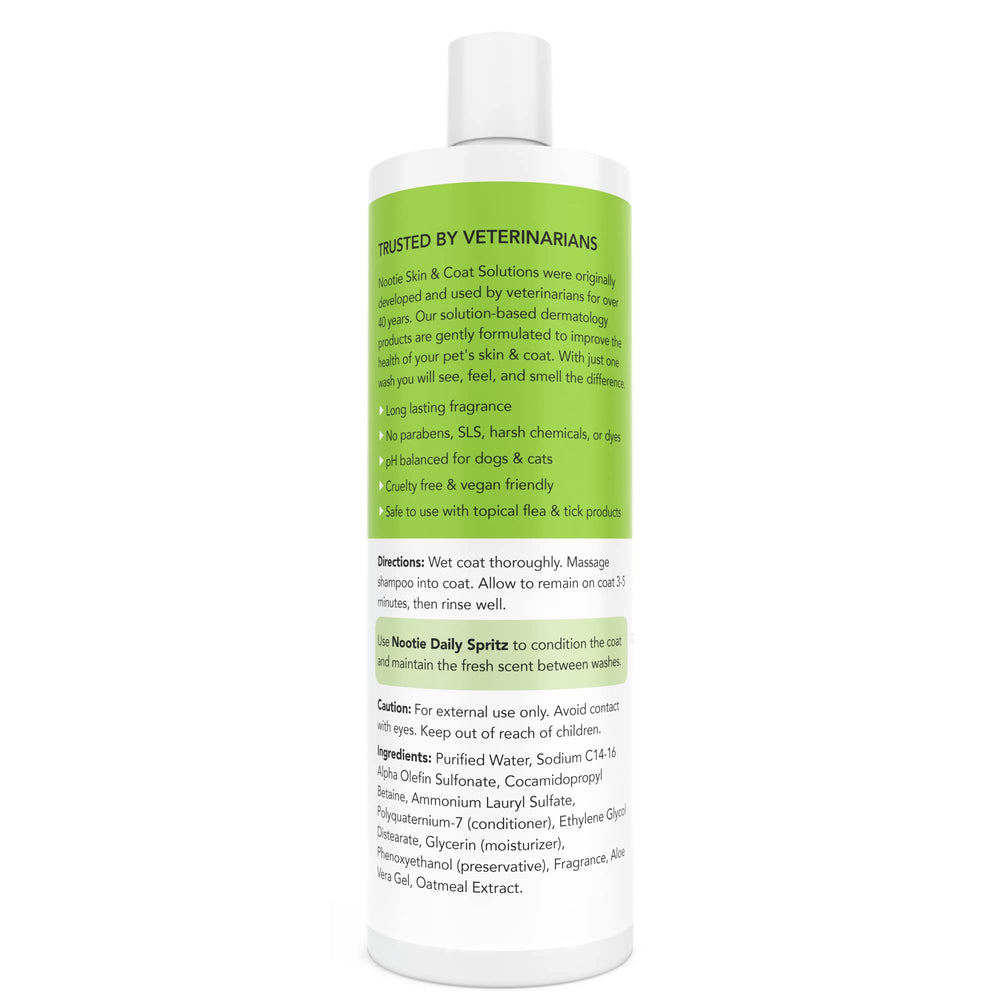 Nootie pet bath-time action shows easy rinsing and gentle cleansing.