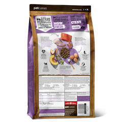 Now Fresh senior cat food with salmon and duck provides complete nutrition and flavor.