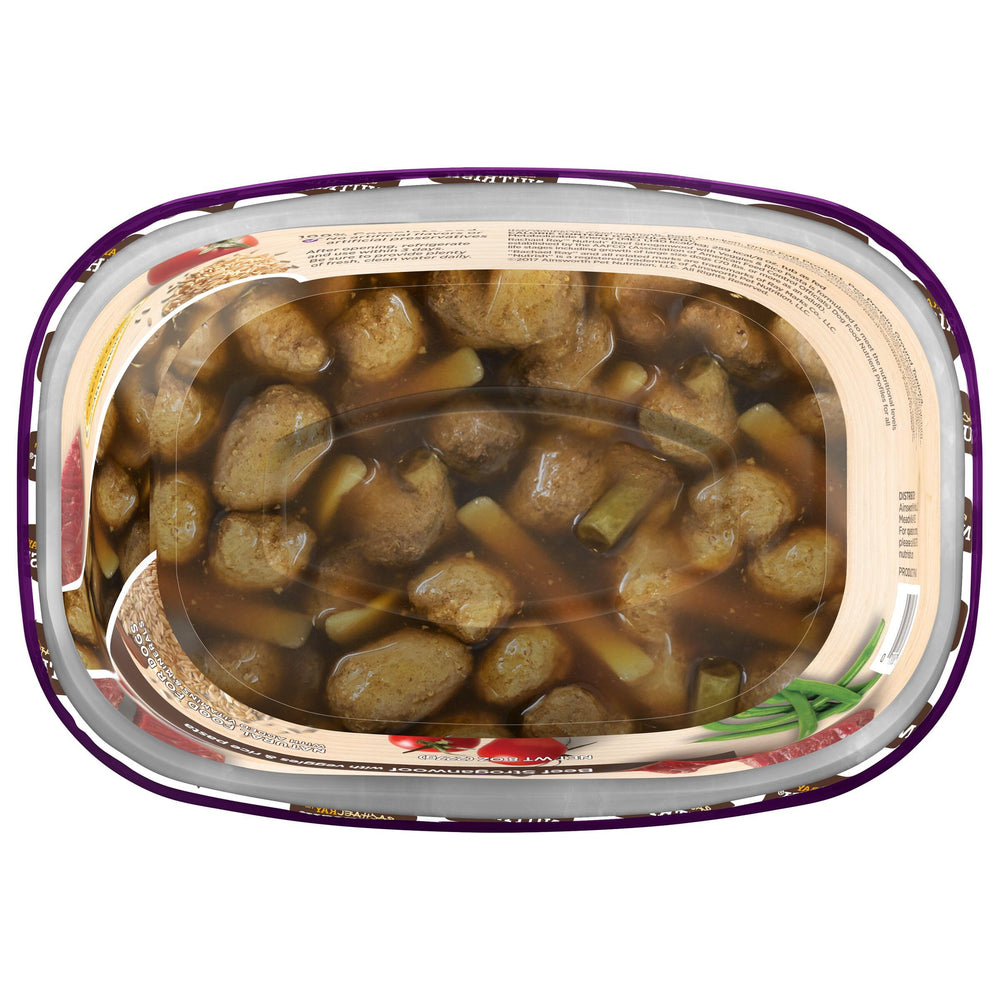 Nutrish Beef Stroganwoof tub with savory gravy for a hearty finish.
