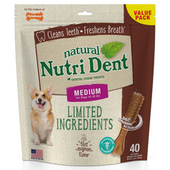 Nylabone Nutri Dent packaging shows a 40-count box for medium dogs, enabling easy dental care.