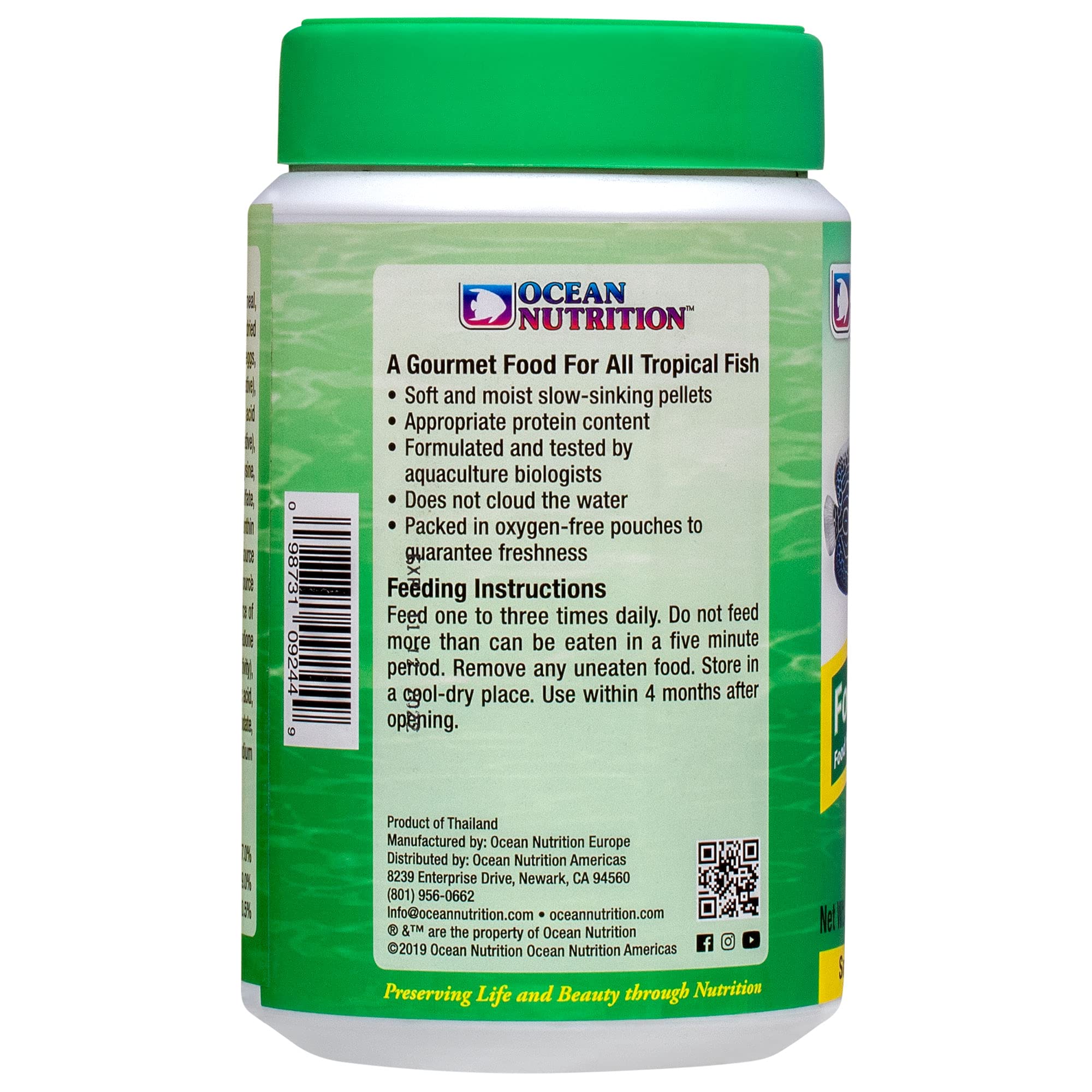 Ocean Nutrition Formula Two Pellets slow-sinking design feeds mid-water fish during meals.