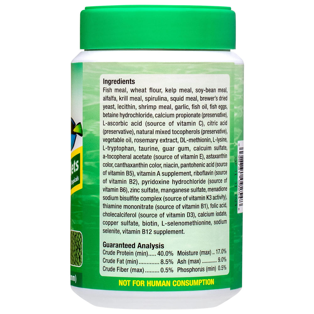 Formula Two pellets slow-sinking texture ideal for herbivorous and omnivorous fish.