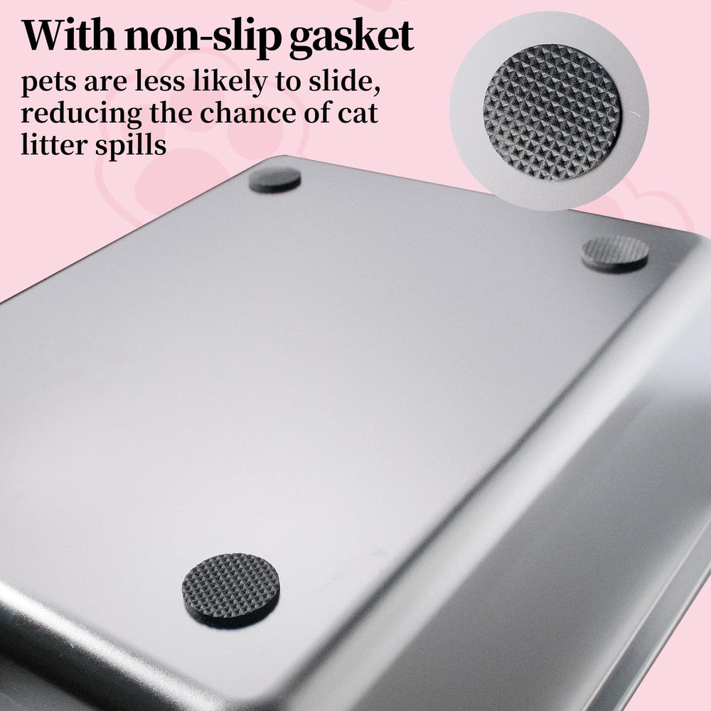 Olutacot large stainless steel litter box, edge detail, protected paws during use.