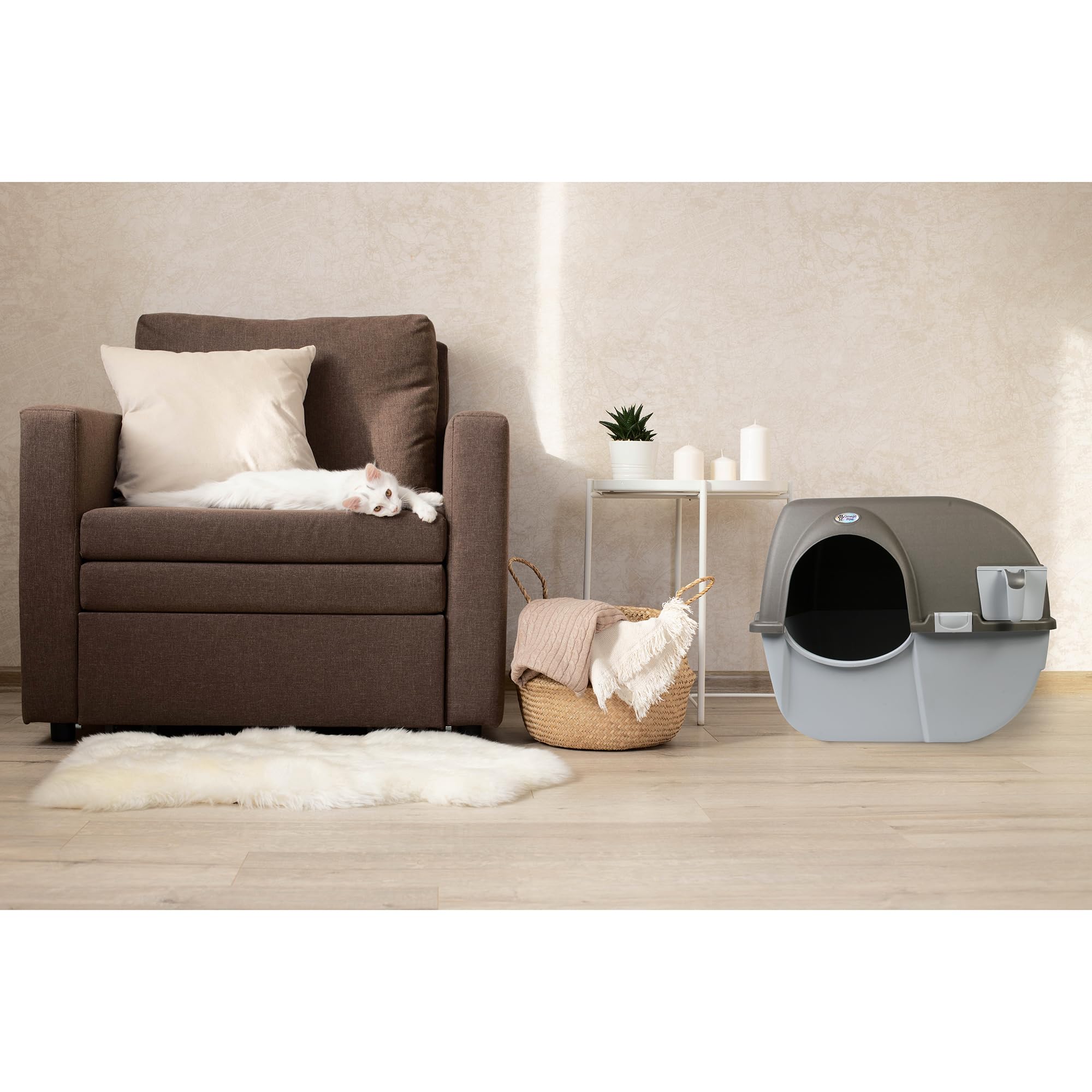 Omega Paw NRA15 clumping litter compatible for quick cleanup.
