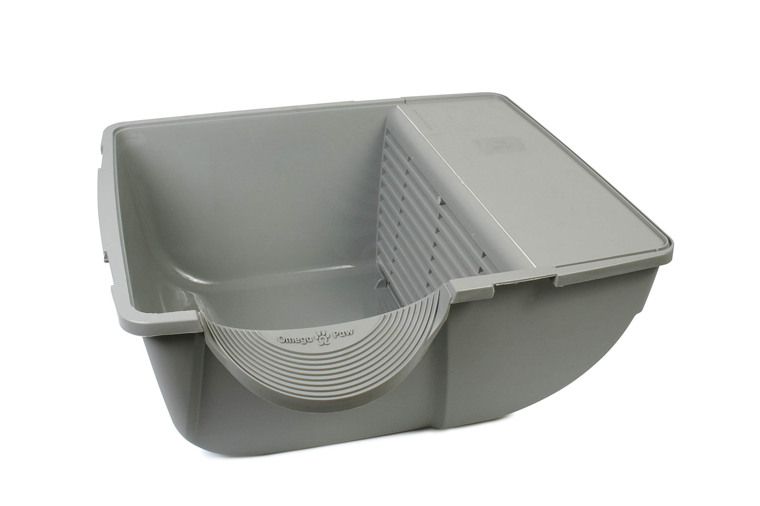 Omega Paw Roll 'n Clean locking clips enable secure, effortless closure.