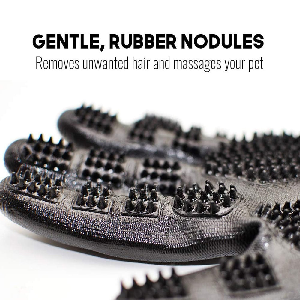 Otis & Claude gloves feature rubber nodules for gentle deshedding.