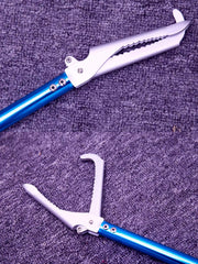 Ouronehome locking-handle snake tongs unlocks for easy storage after use.