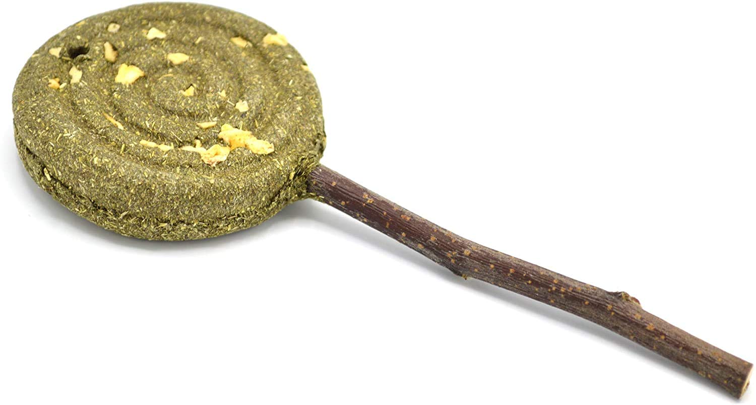 Cupcake-shaped chew encourages curious small pets to explore.