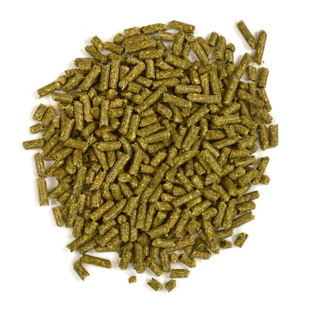 Oxbow Garden Select pellets close-up highlights uniform texture for steady feeding.