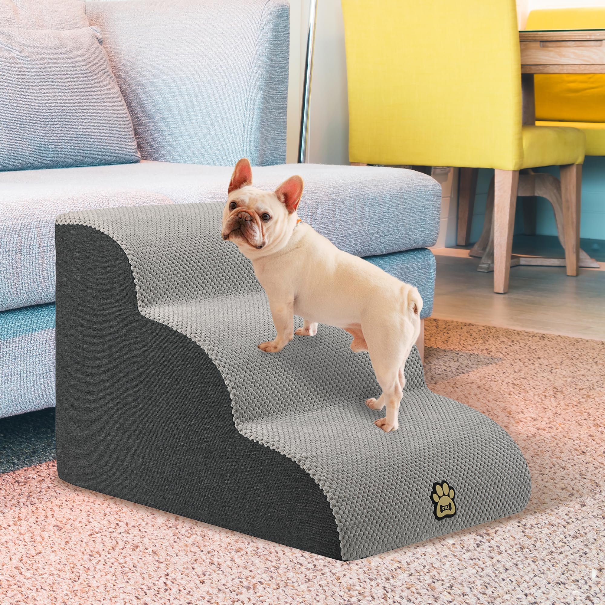 OYLZ Pet Steps non-slip base keeps small dogs stable on surfaces.
