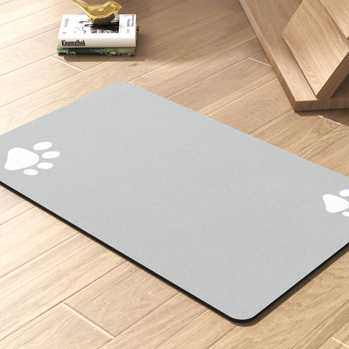 PADOOR absorbent pet feeding mat soaking up spills to protect floors.