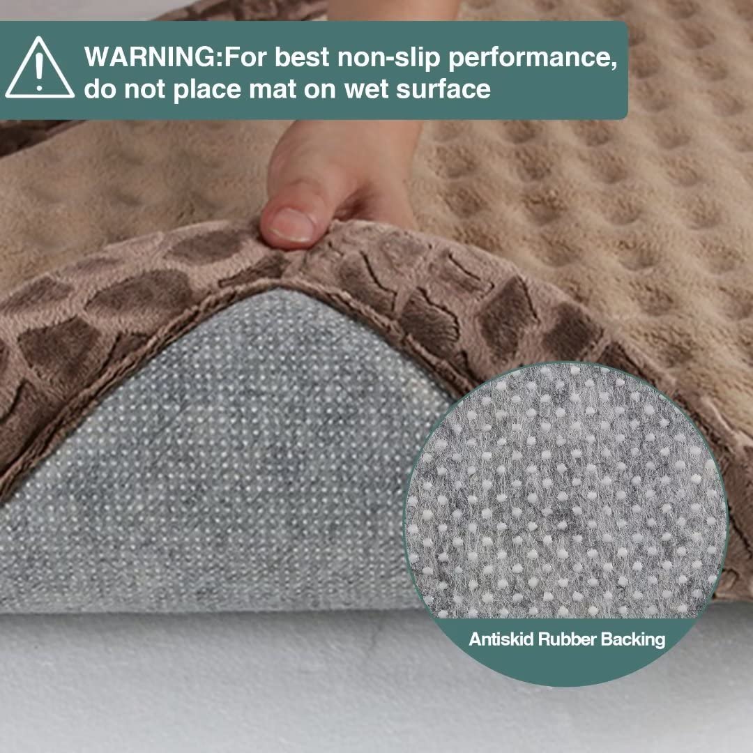 PAGGED non-slip backing keeps the pad in place during steady pawing.