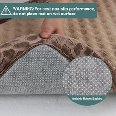 PAGGED non-slip backing keeps the pad in place during steady pawing.