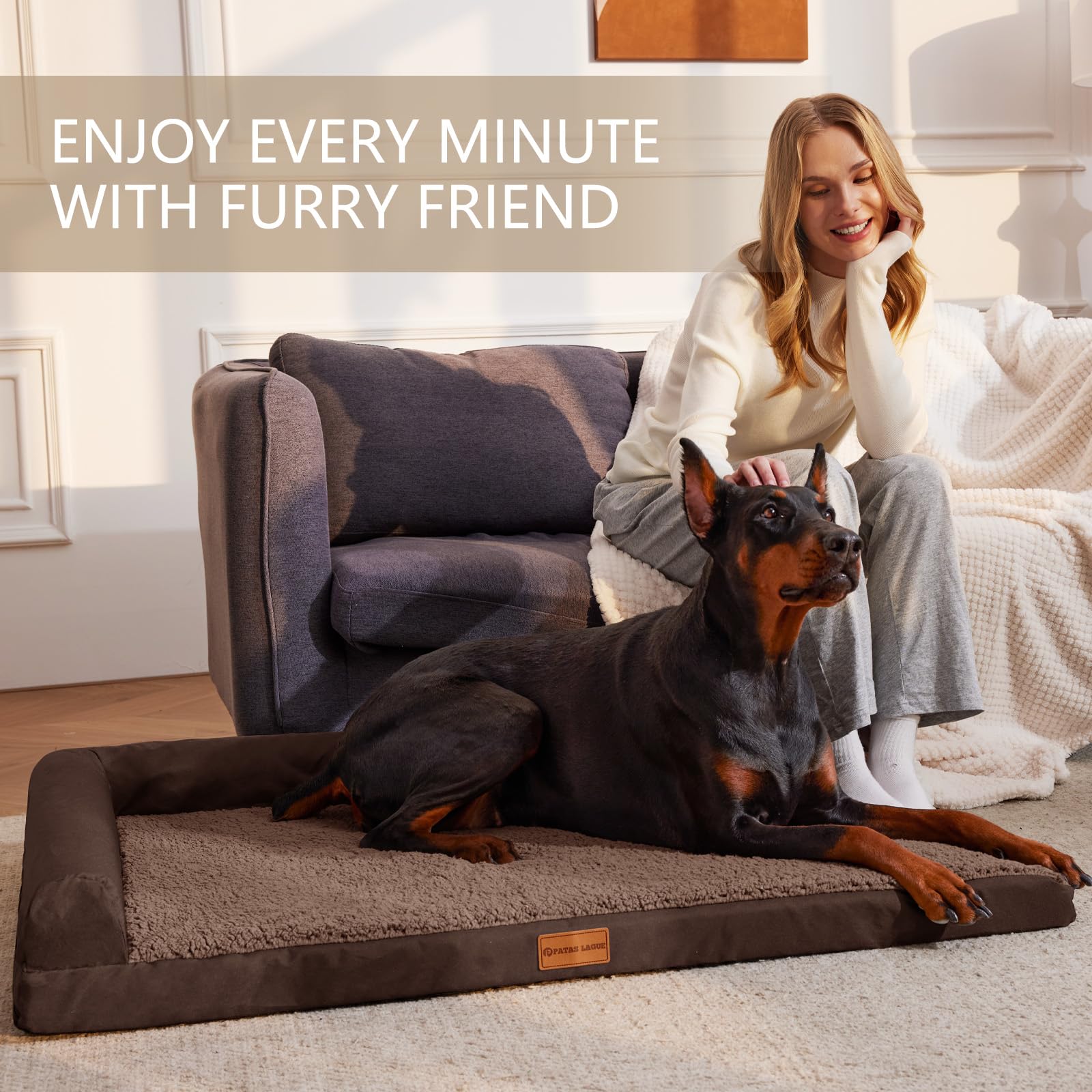 Patas Lague L-shaped dog sofa bed with edge cushions for neck and head support.
