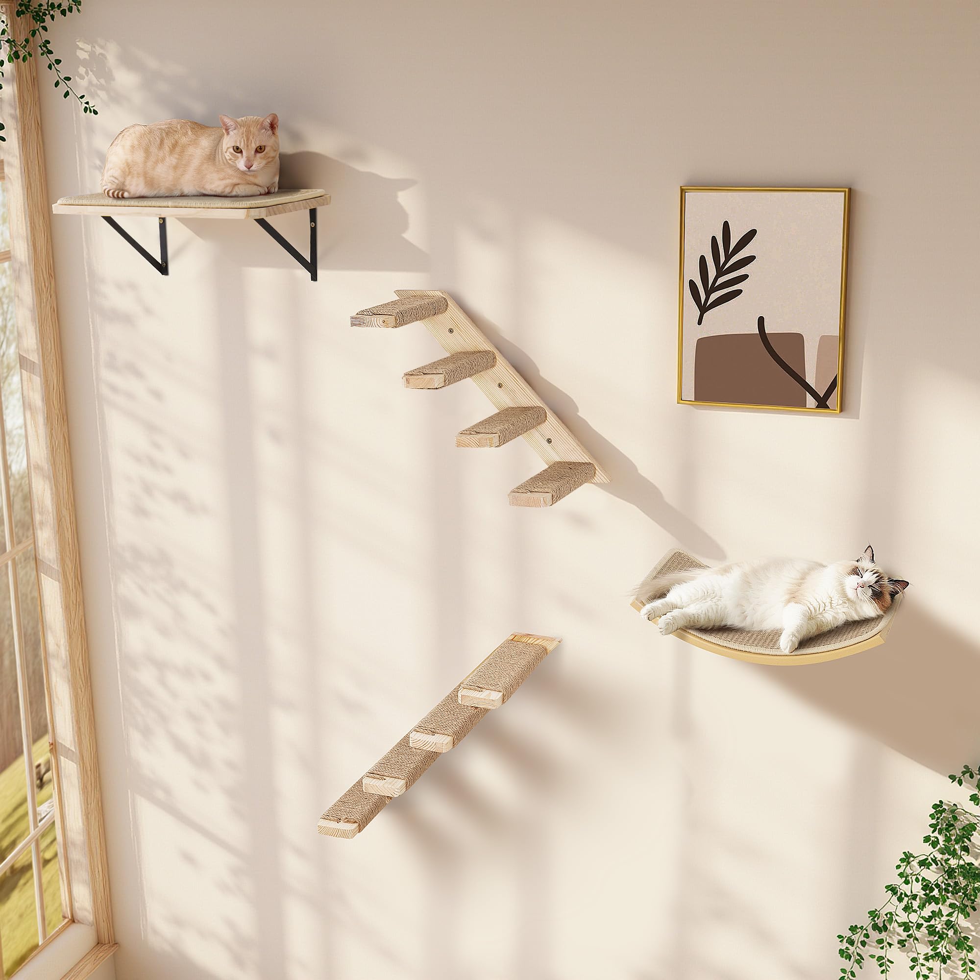 PELUMOZ sisal scratching surface invites scratching and play.