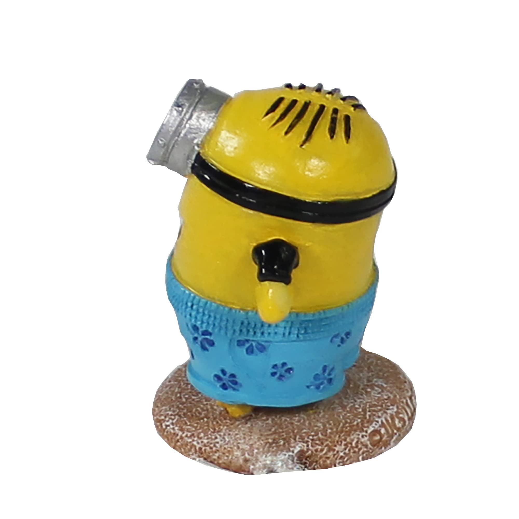 Penn-Plax Minions ornament—sturdy base keeps decorations grounded in your tank
