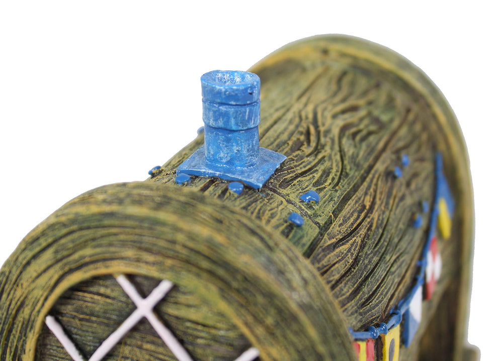 Penn-Plax officially licensed SpongeBob decor enhances tank scenery while entertaining viewers.
