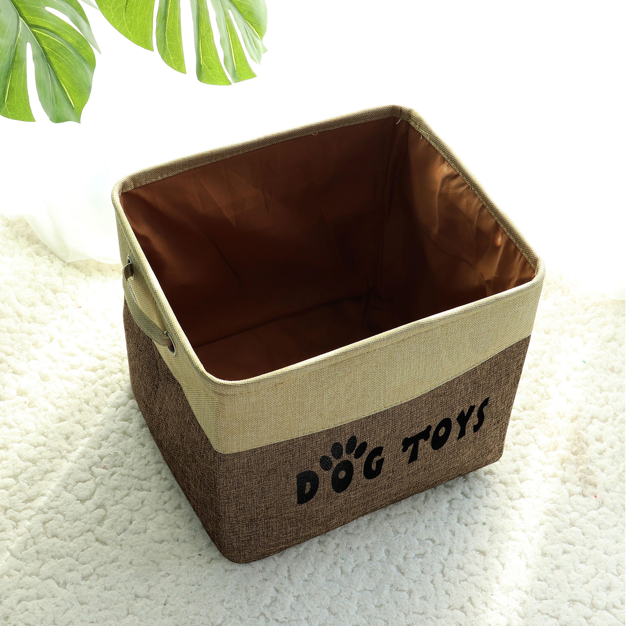 PET ARTIST multipurpose basket accommodates coats and grooming supplies.