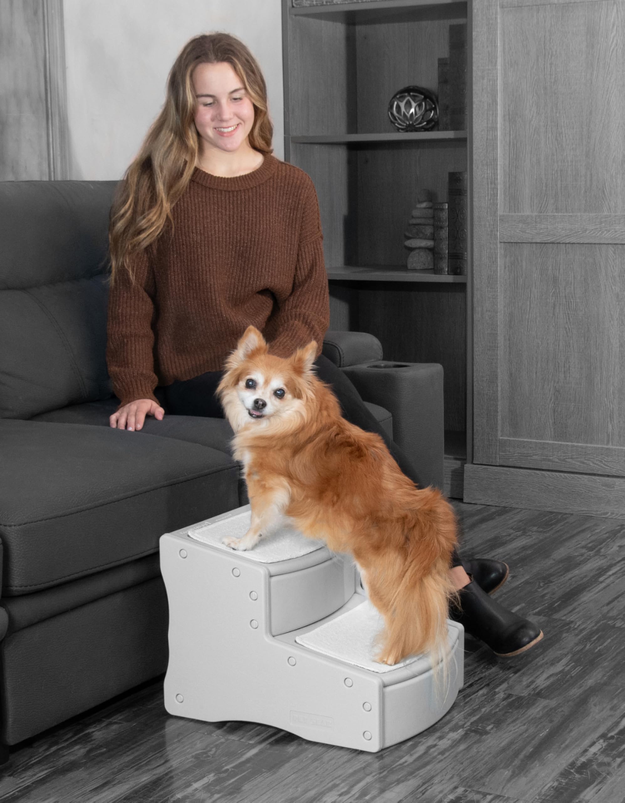 Pet Gear Easy Step II stairs with wide landings for easy dog access and climbing.