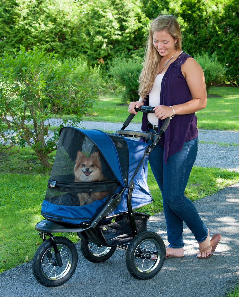 Pet Gear No-Zip Jogger one-hand fold enables easy setup and transport.