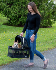Pet Gear No-Zip View 360 carrier attaches to seat belt for quick, tool-free car safety.