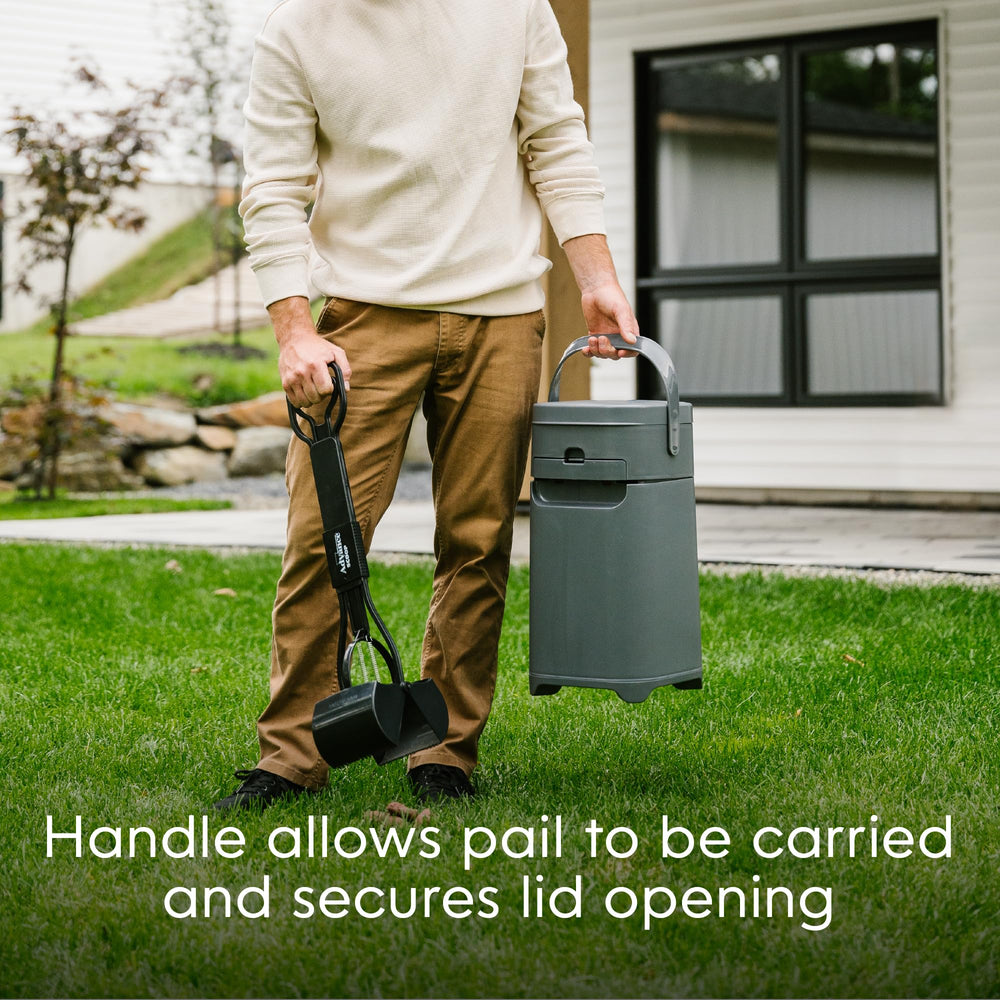 Pet Genie Pail lightweight build enables simple transport and storage.