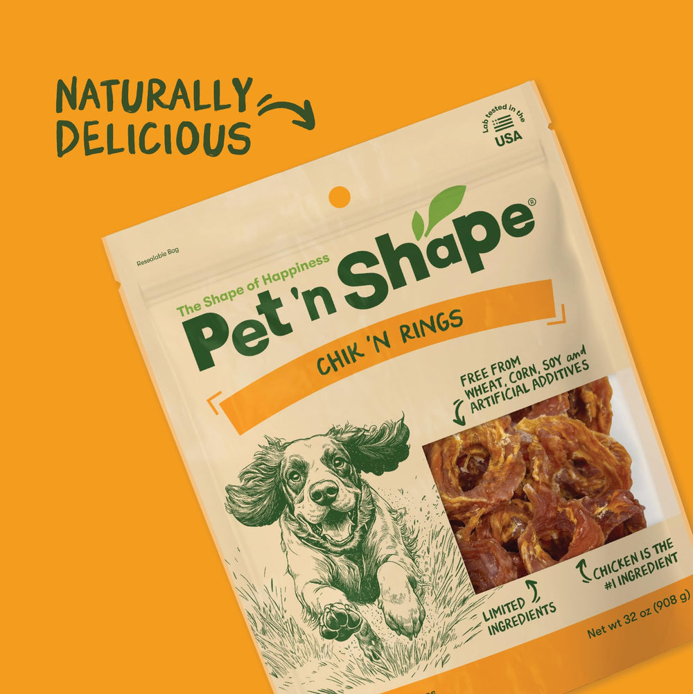 Pet 'n Shape Chik 'n Rings dog enjoying treat.