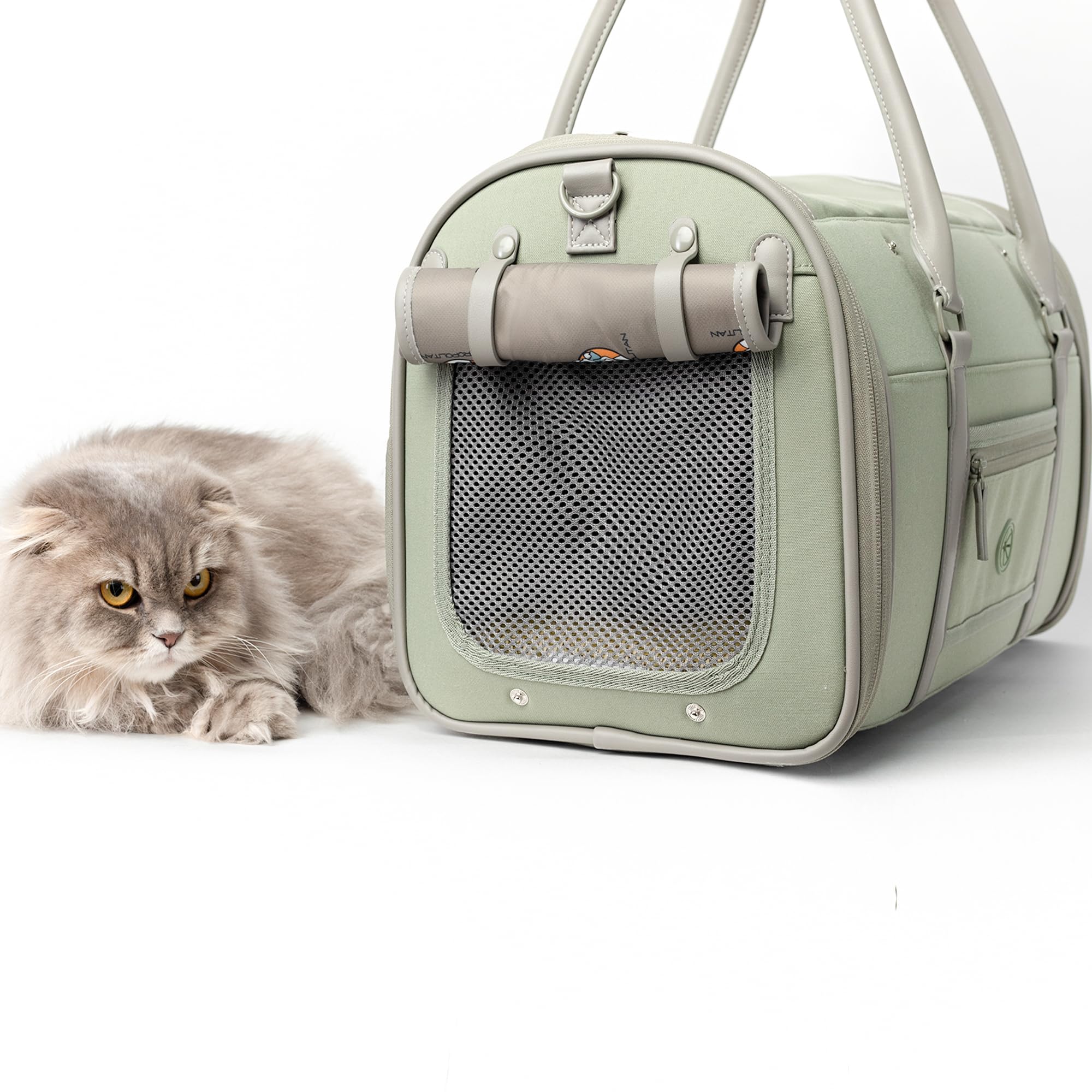 Petropolitan carrier with modern look suitable for airports and daily errands